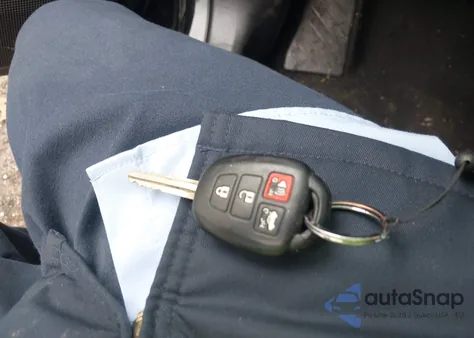 2018 Toyota Corolla Se from USA, damaged, VIN 5YFBURHE6JP826019